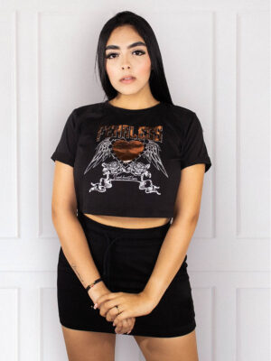 Camiseta Silueta Corta Estampado Fearless